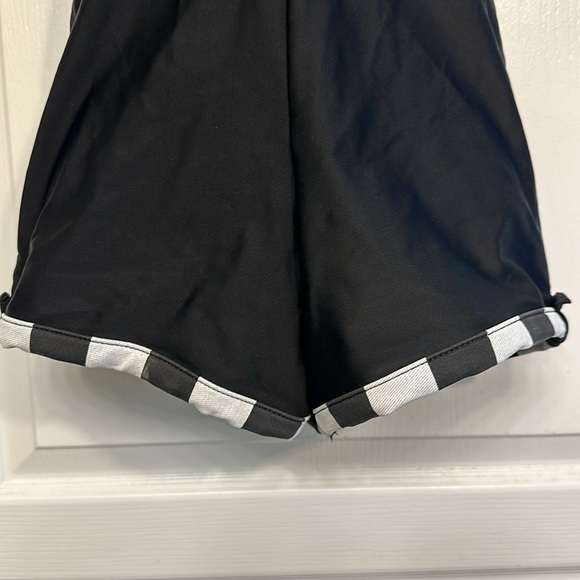 J. Valentine Black & White Halter Swimsuit Boy Shorts Size Small EUC #5592 - Picture 3 of 8